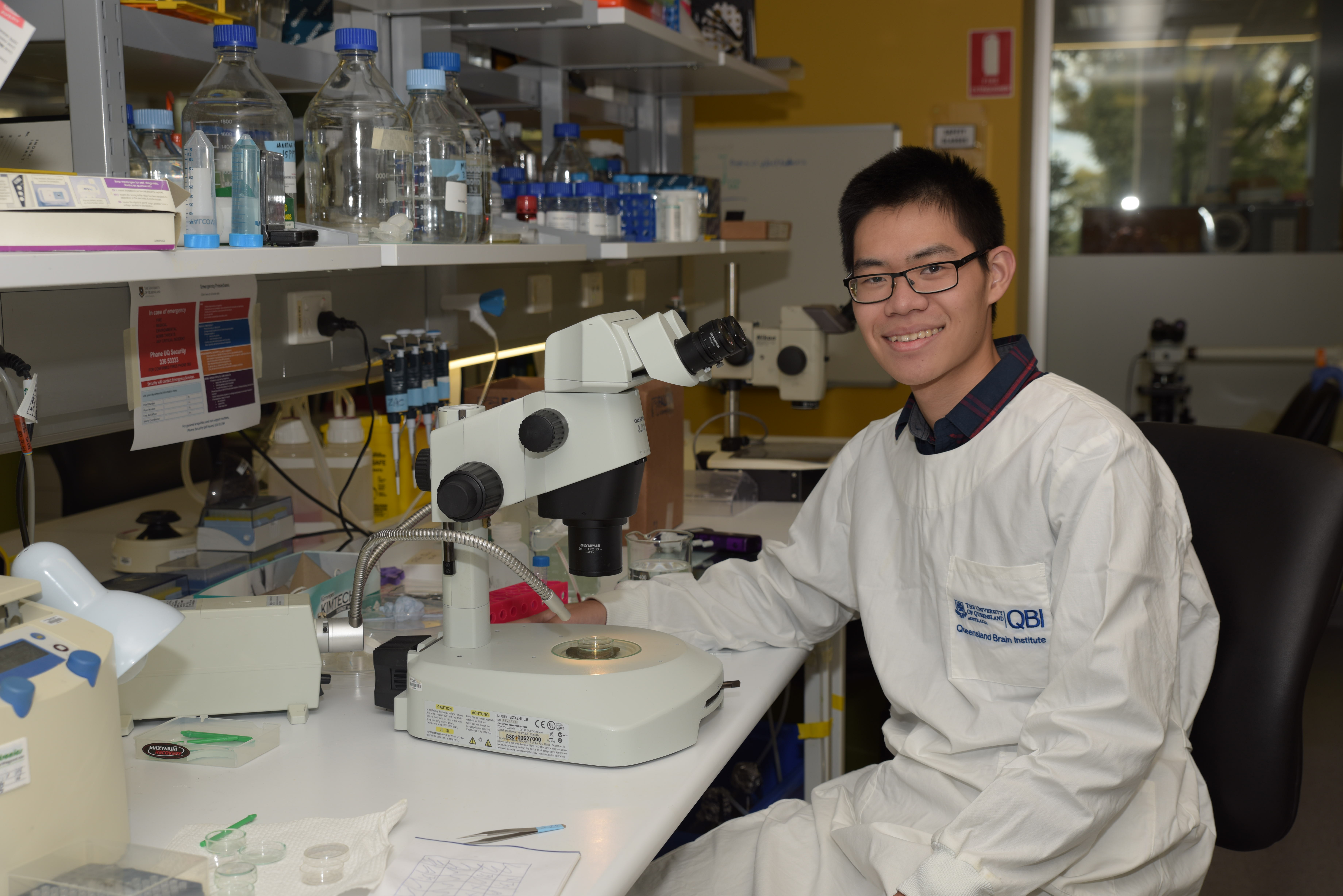 2013 International Brain Bee Winner Jackson Huang completes his internship in the lab of Geoffrey Goodhill, PhD at the University of Queensland