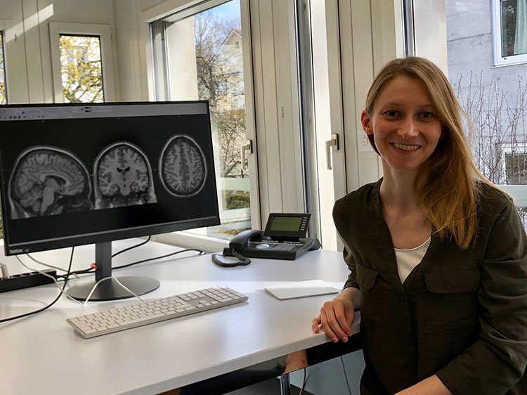 Dr. Tanja Müller sitting