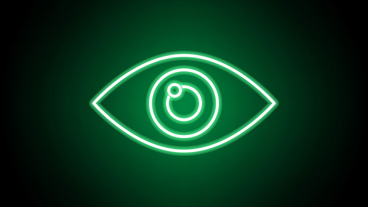 Glowing green eye 